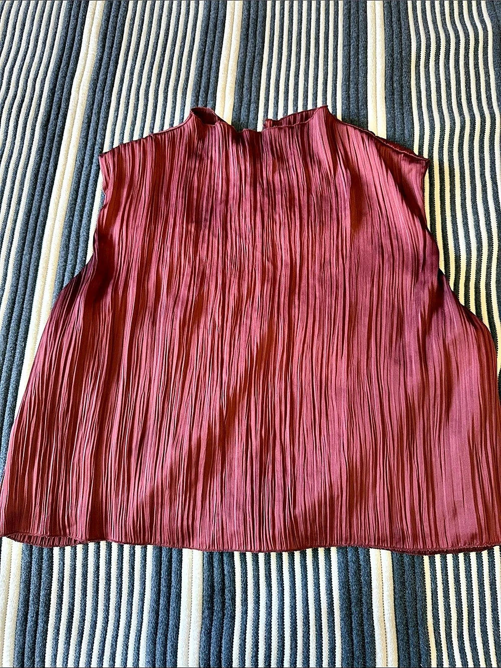 Abercrombie & Fitch Pleated Sleeveless Blouse in Brown Like New